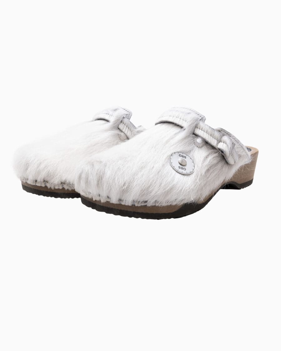 Alternative view of Clog Fell White