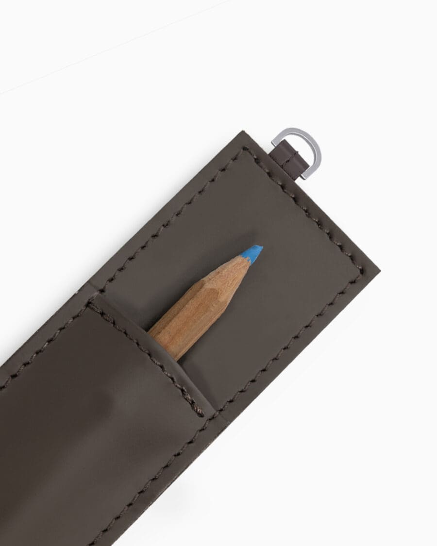 Alternative view of Etui / Brown