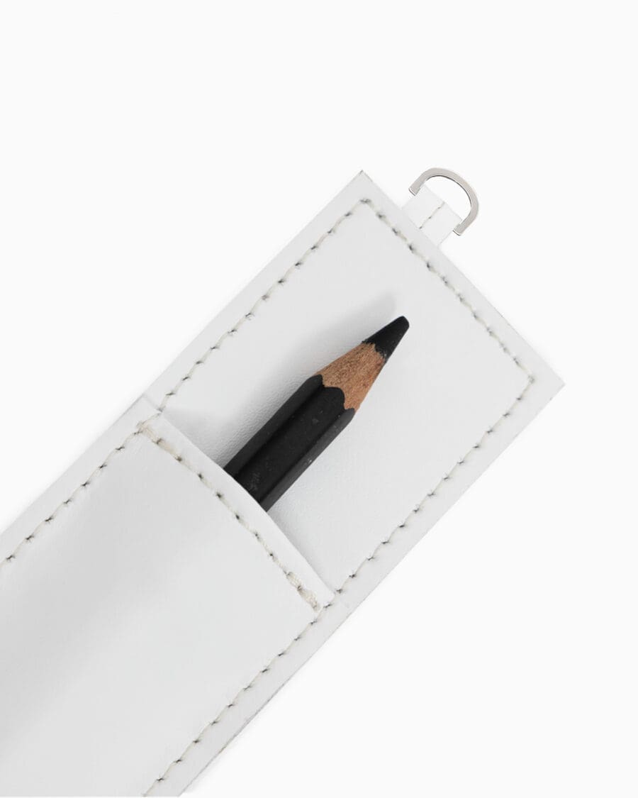 Alternative view of Etui / White